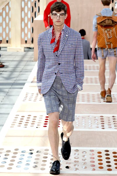 Look 7